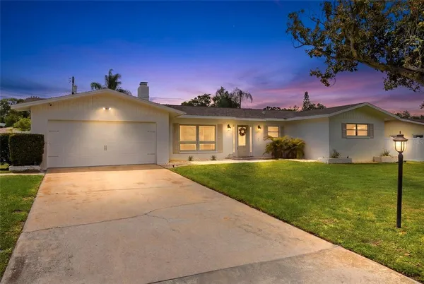 $575,000 | 1348 Buckingham Drive, Clearwater, FL 33756