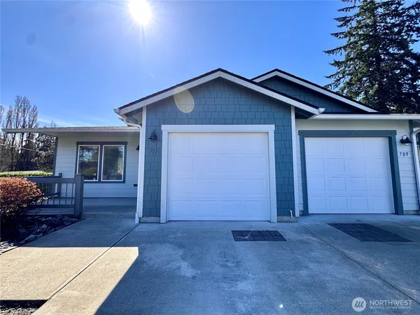 $1,800 | 711 Wyoming Avenue, Shelton, WA 98584