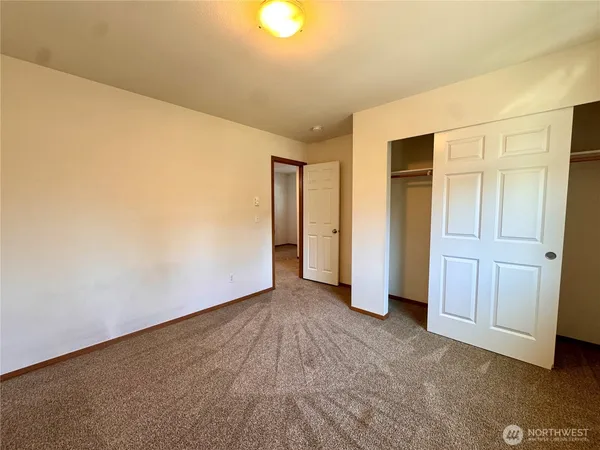 $1,800 | 711 Wyoming Avenue, Shelton, WA 98584