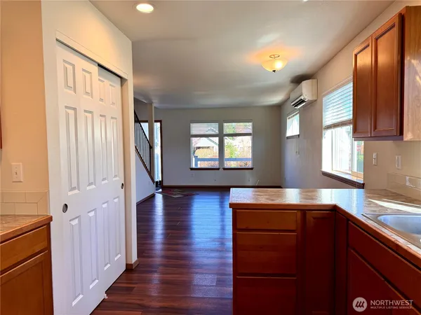 $1,800 | 711 Wyoming Avenue, Shelton, WA 98584