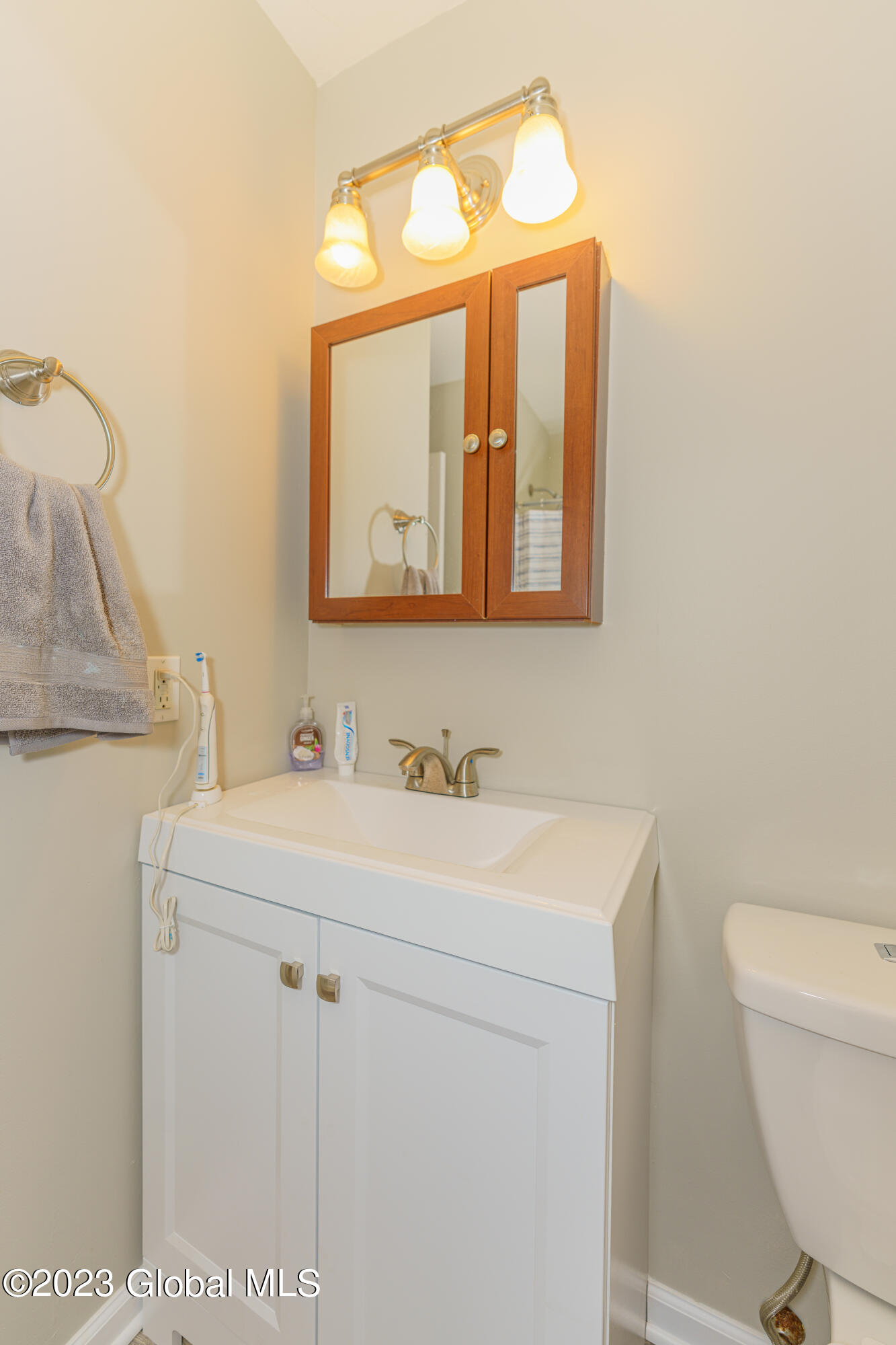 6027 East Old State Road Schenectady, NY 12303 - Photo 26 of 37 Bathroom 1