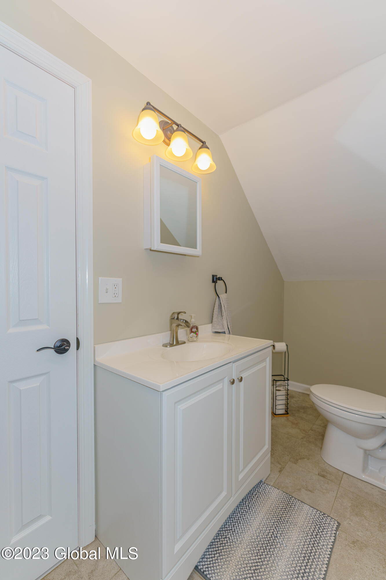 6027 East Old State Road Schenectady, NY 12303 - Photo 28 of 37 Bathroom 3