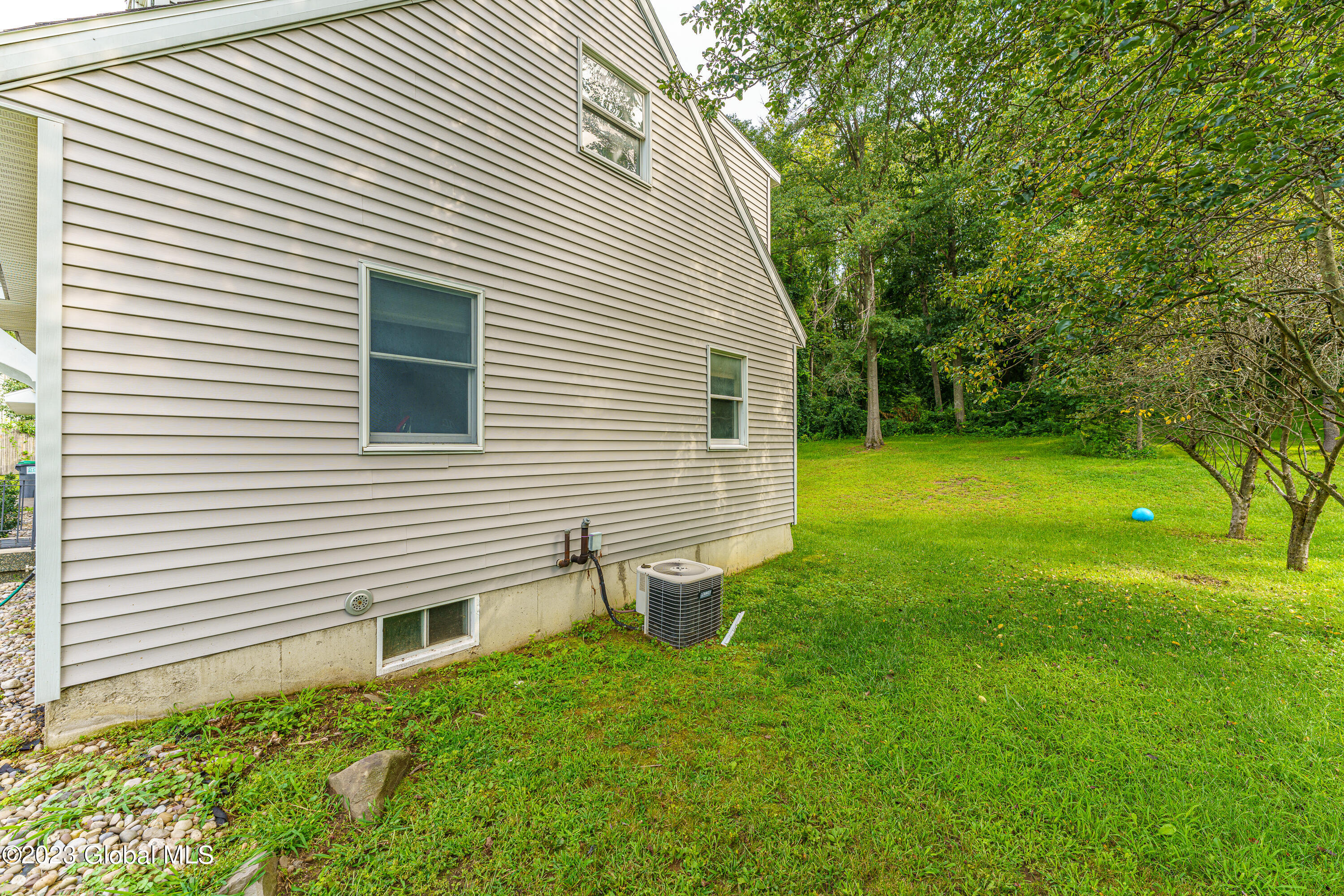 6027 East Old State Road Schenectady, NY 12303 - Photo 30 of 37 Yard 1