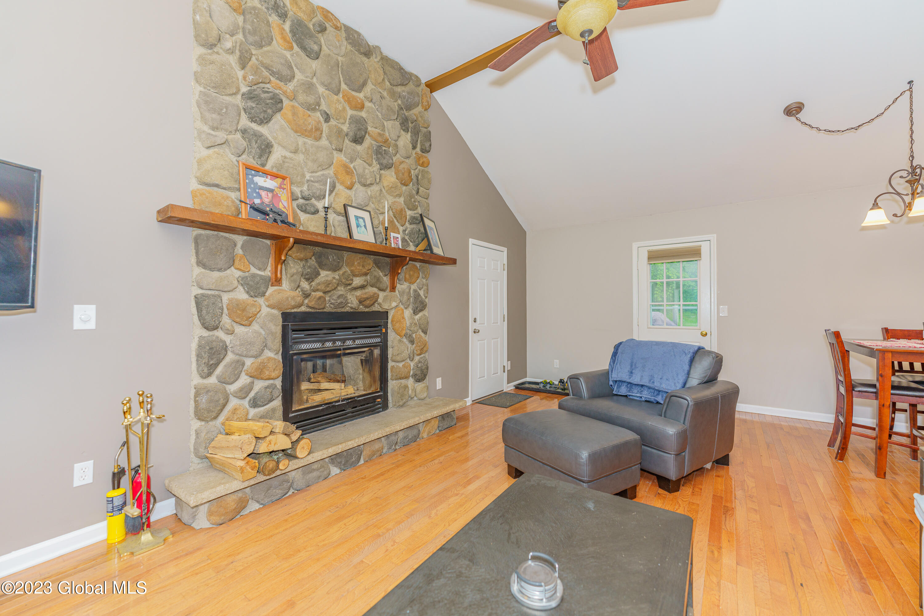 6027 East Old State Road Schenectady, NY 12303 - Photo 8 of 37 3 Familyroom 4