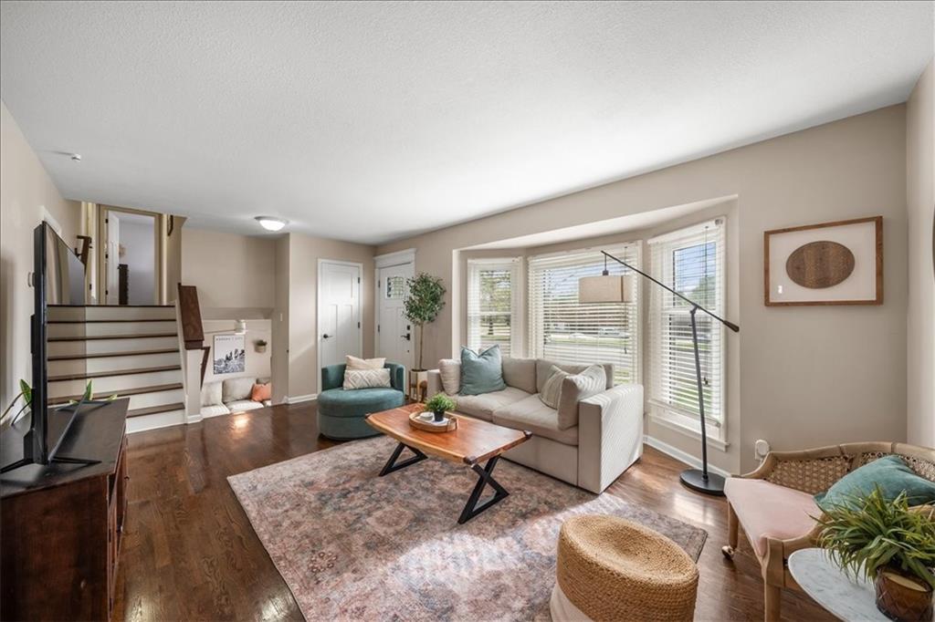 9718 Antioch Road Overland Park, KS 66212 - Photo 6 of 34