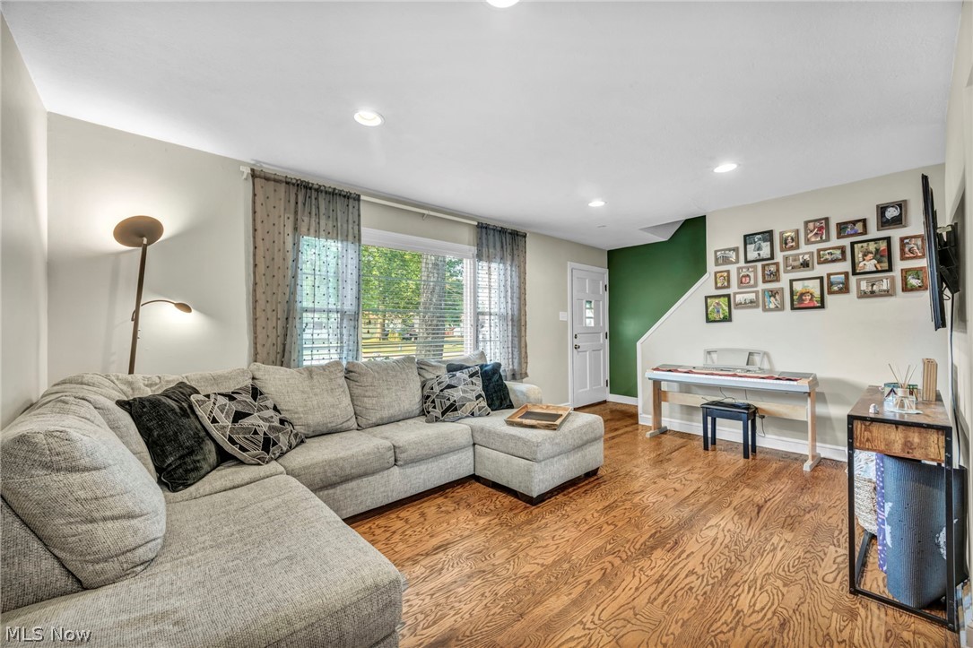24005 Knickerbocker Road Bay Village, OH 44140 - Photo 6 of 22 Gallery Image 6