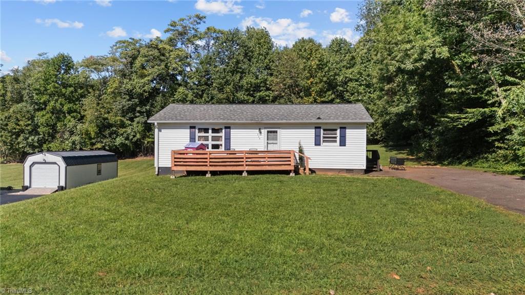 253 Fowler Circle Dobson, NC 27017 - Photo 3 of 41