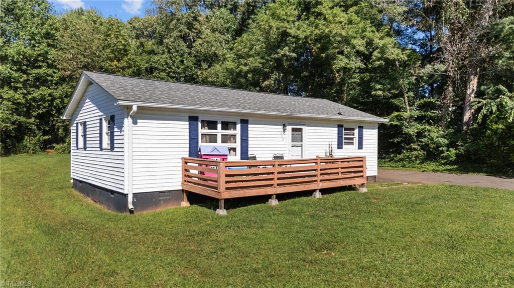 253 Fowler Circle Dobson, NC 27017 - Photo 5 of 41