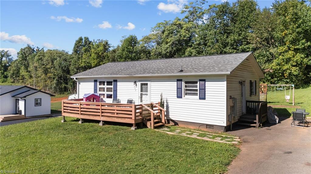 253 Fowler Circle Dobson, NC 27017 - Photo 6 of 41