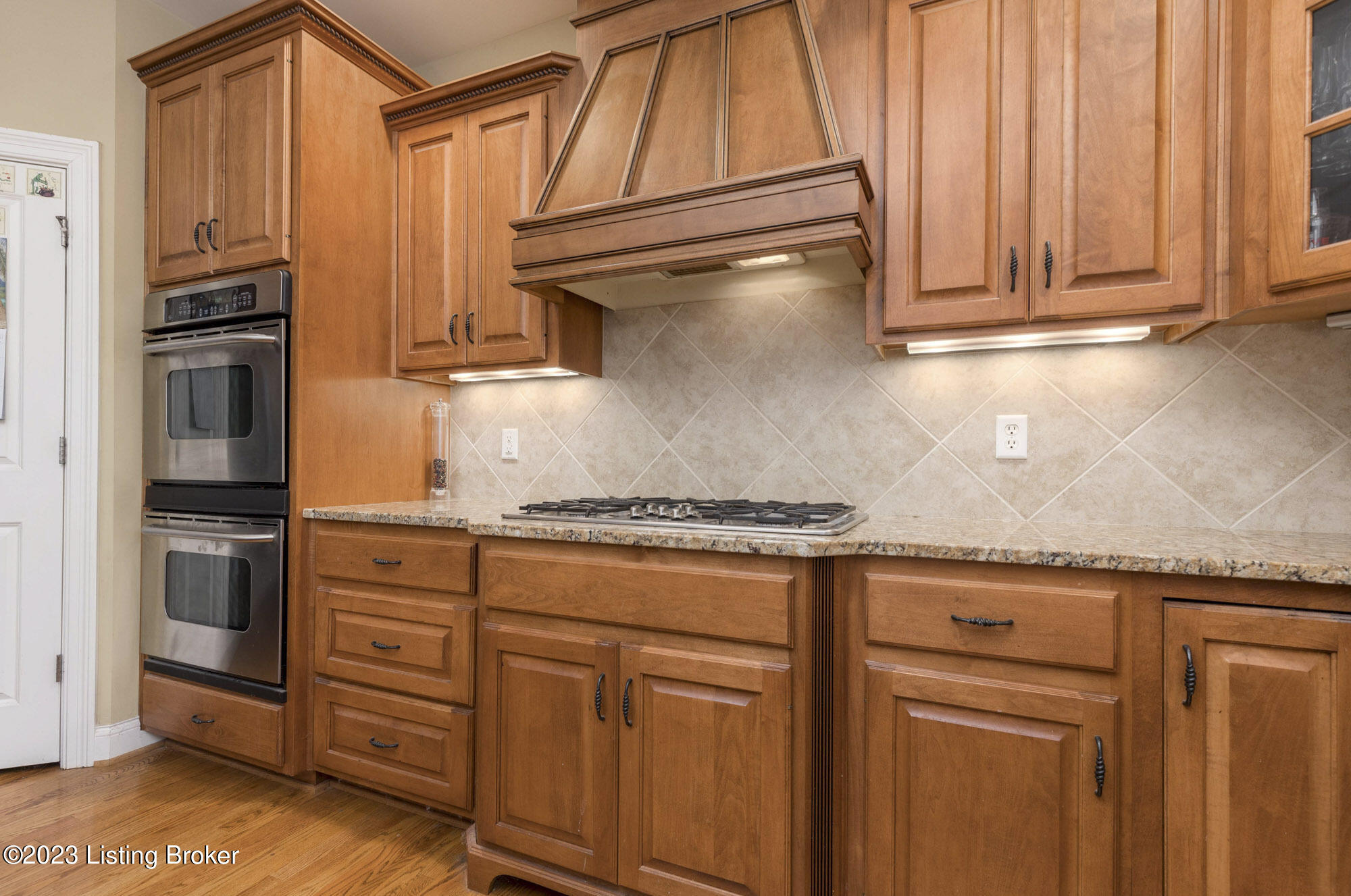 13400 Ridgemoor Drive Prospect, KY 40059 - Photo 15 of 57 A44CE0C4-D226-4931-8D1E-2F7F68DB9980