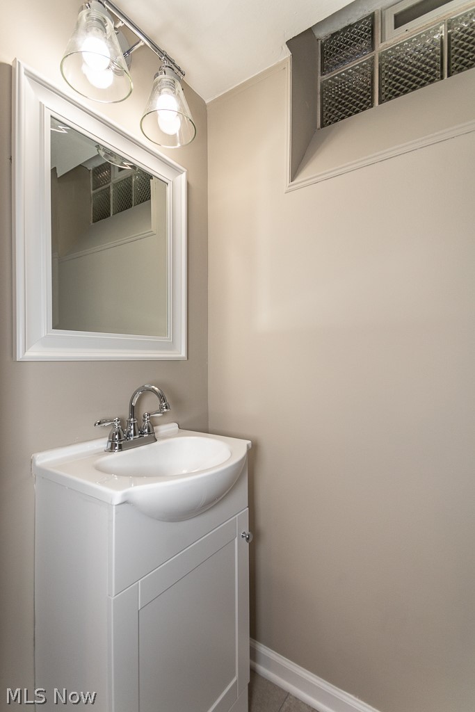 1090 Brandon Road Cleveland, OH 44112 - Photo 27 of 34