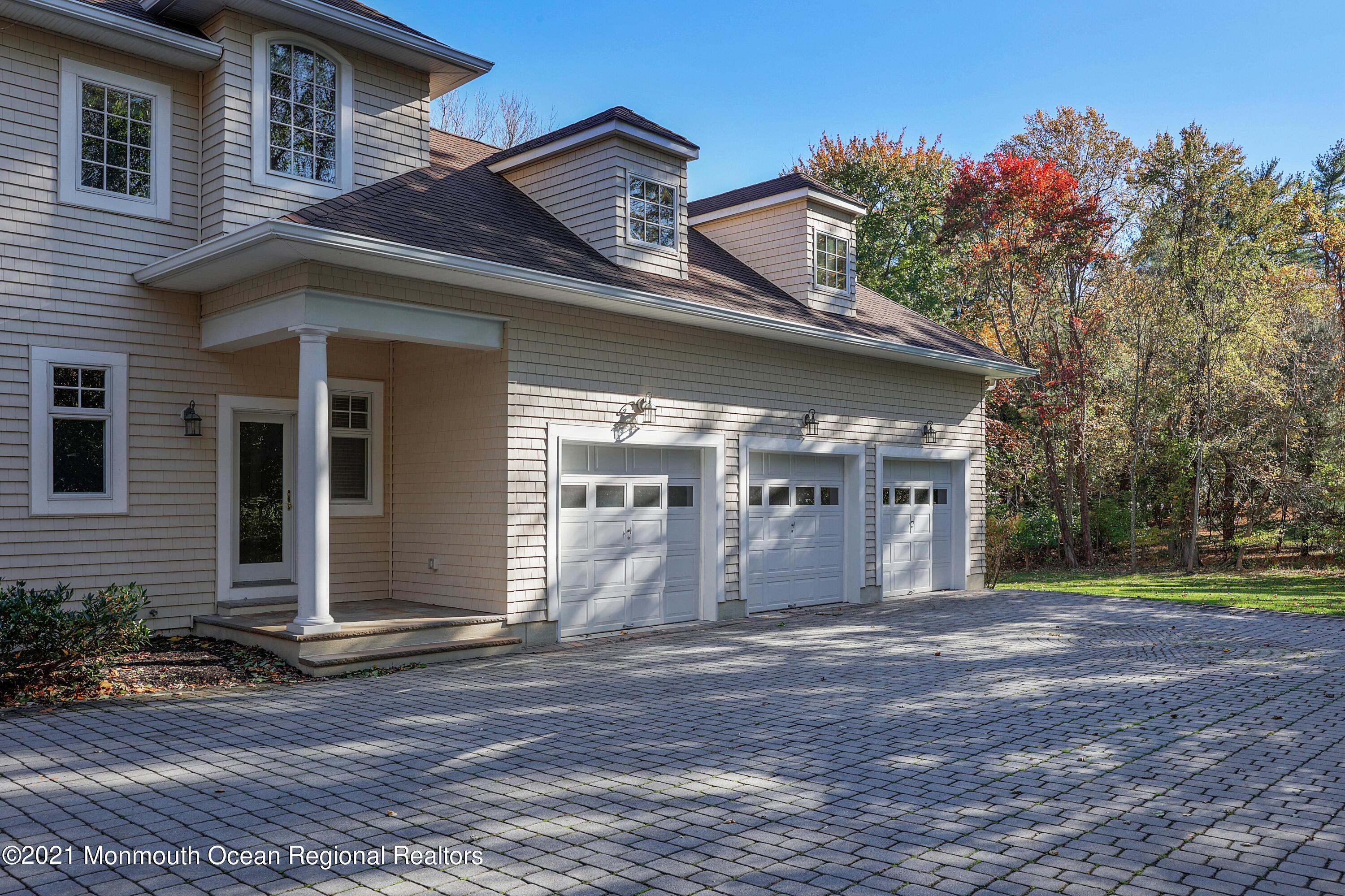 89 Cypress Neck Road Lincroft, NJ 07738 - Photo 6 of 42 Garages