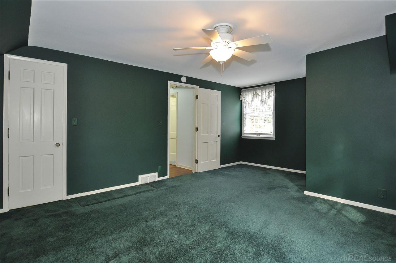 433 Roland Road Grosse Pointe, MI 48236 - Photo 28 of 38 31354659-27.JPG