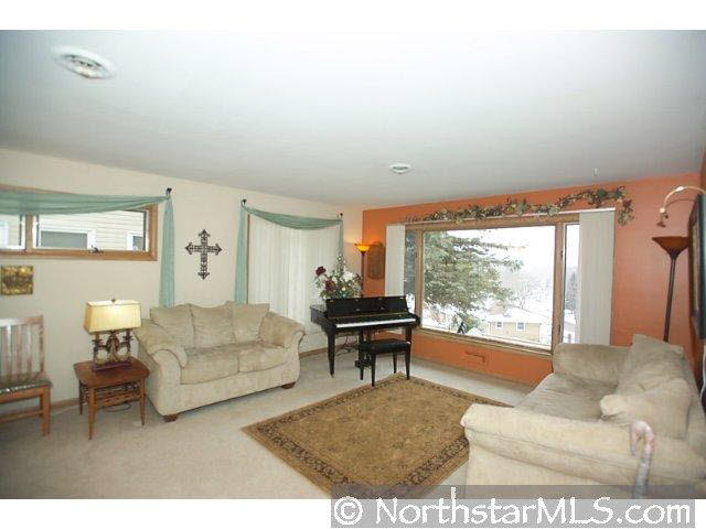 1611 10th Street Northeast Rochester, MN 55906 - Photo 2 of 10