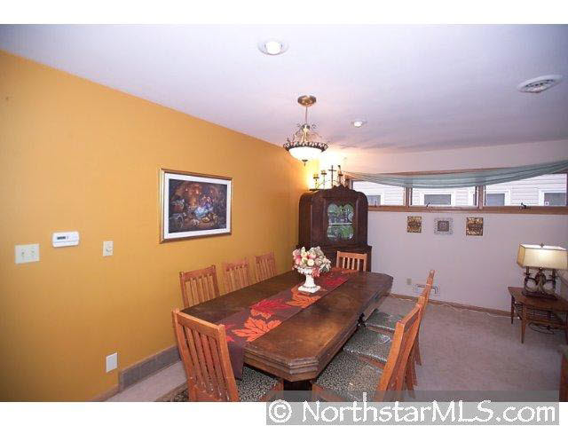 1611 10th Street Northeast Rochester, MN 55906 - Photo 3 of 10
