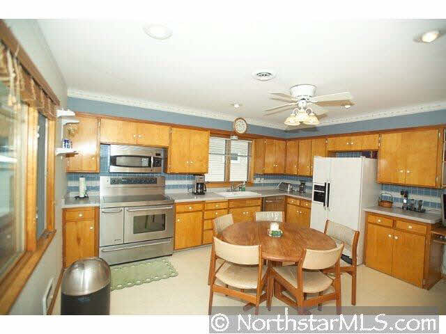1611 10th Street Northeast Rochester, MN 55906 - Photo 4 of 10