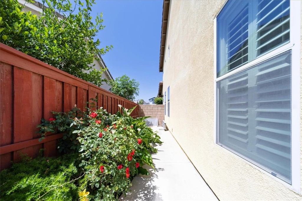 13449 Quail Run Road Eastvale, CA 92880 - Photo 57 of 59 side yard
