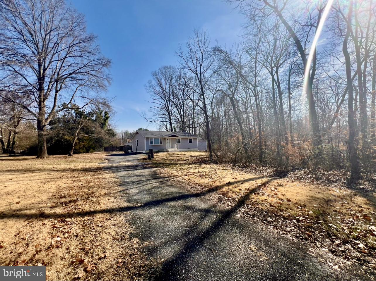 14516 Livingston Road Accokeek, MD 20607 - Photo 4 of 27 Extensive driveway