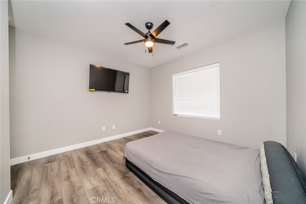11515 Mariposa Road Hesperia, CA 92345 - Photo 17 of 33