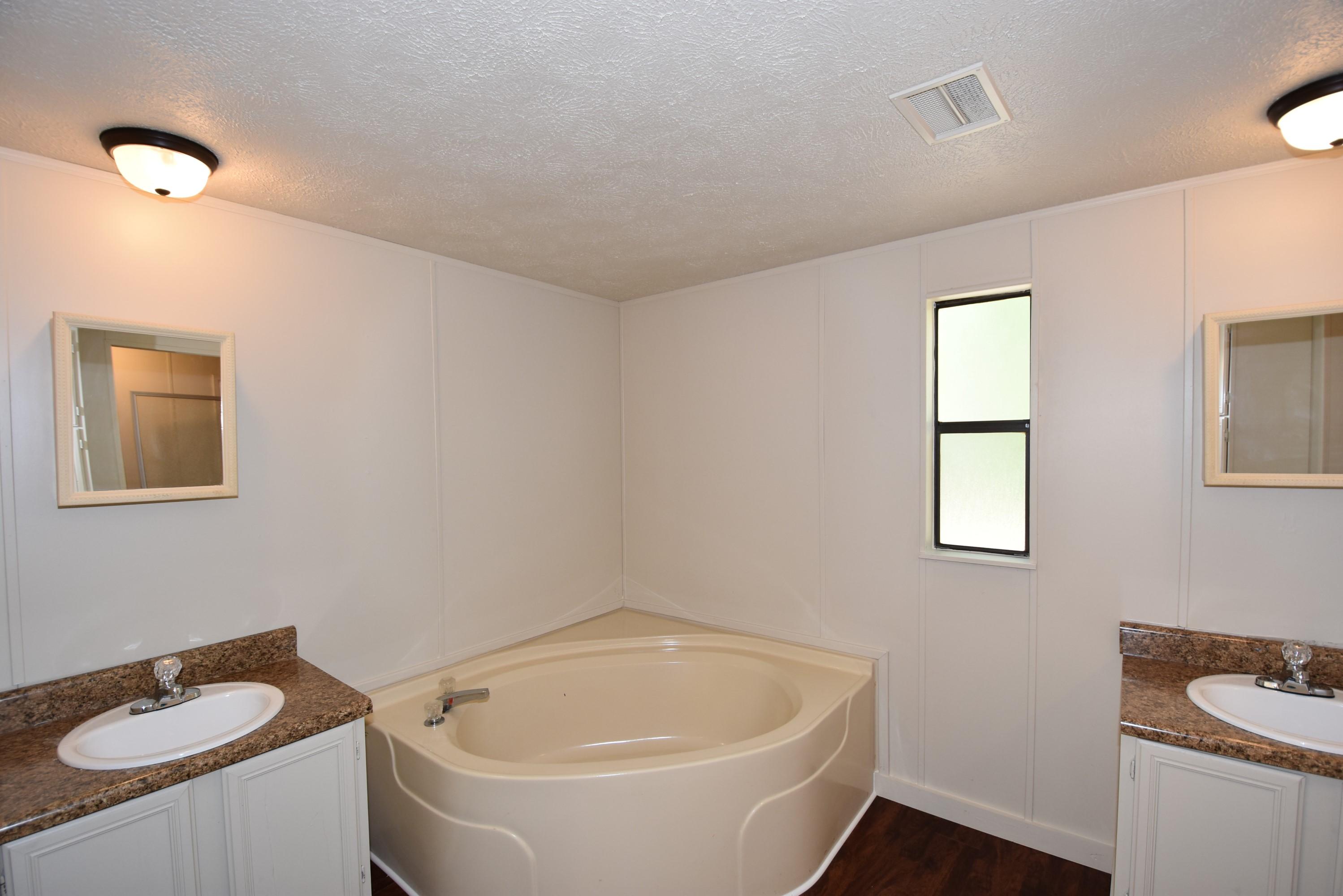 739 Roxy Lane Holt, FL 32564 - Photo 14 of 20 KBW_1997