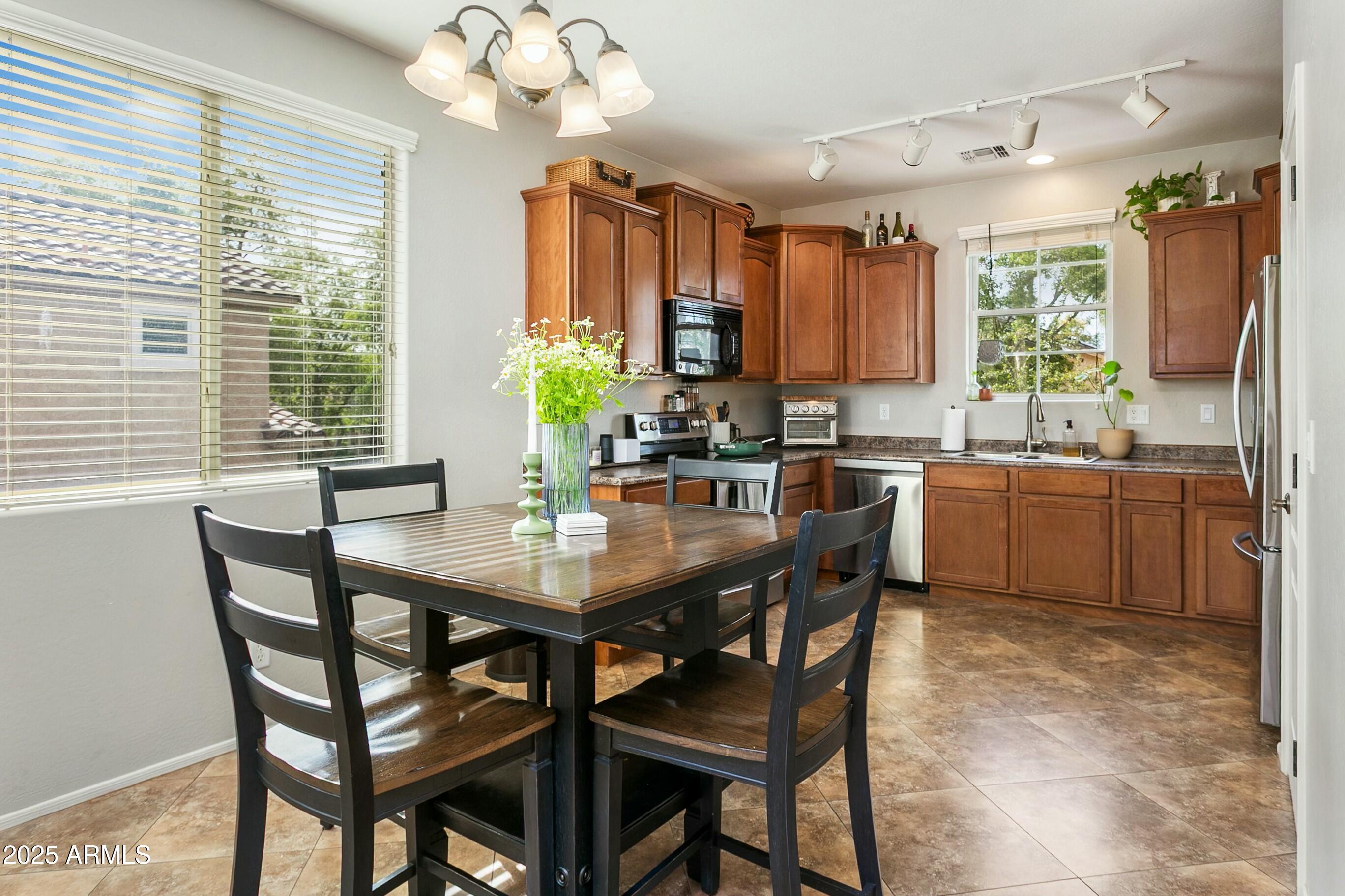 4136 East Tyson Street Gilbert, AZ 85295 - Photo 5 of 24 Eat-In Kitchen