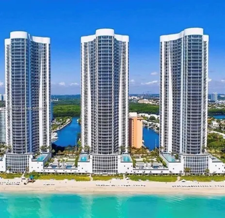 $7,800 | 15901 Collins Avenue, Unit 4107, Sunny Isles Beach, FL 33160