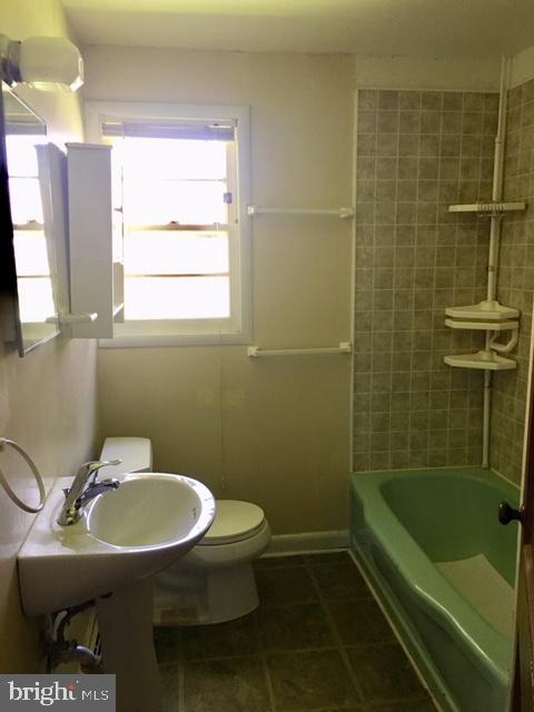 3844 Clay Street Point of Rocks, MD 21777 - Photo 14 of 24 Full bath