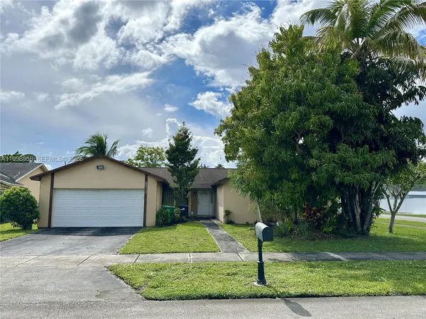 $610,000 | 11000 Southwest 141st Avenue, Miami, FL 33186