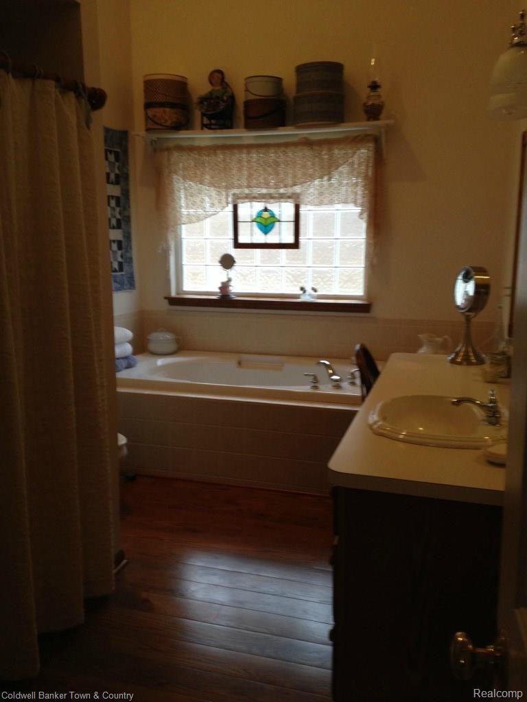 3065 Rafferty Drive Howell, MI 48843 - Photo 28 of 40 30 -3065 Rafferty - Master Bathroom.jpg