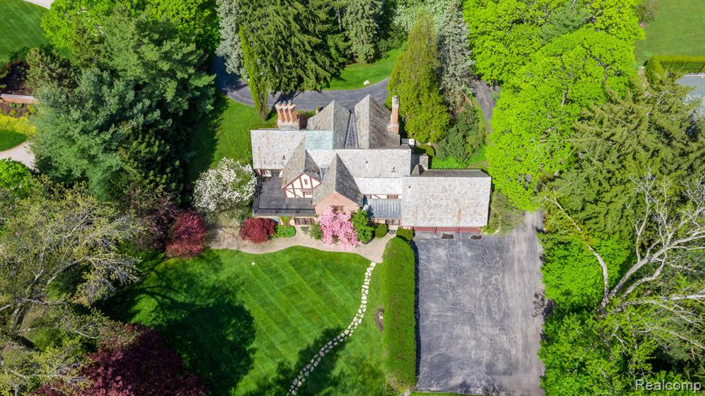 1370 Country Club Road Bloomfield Hills, MI 48304 - Photo 38 of 39 Gallery Image 38