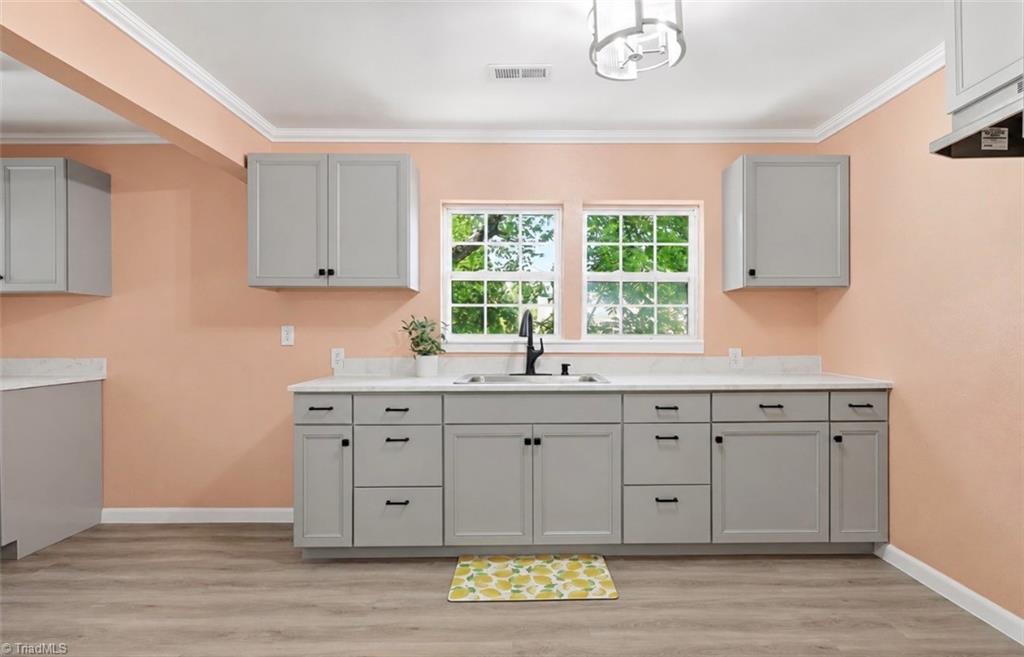 622 South Franklin Road Mount Airy, NC 27030 - Photo 5 of 16