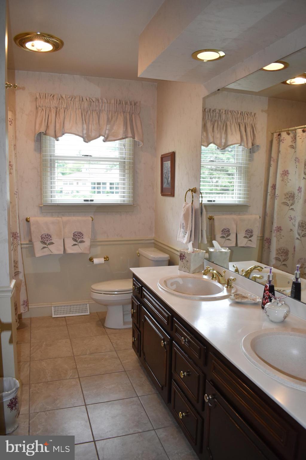 875 Woodbridge Road York, PA 17402 - Photo 38 of 48 Gallery Image 38
