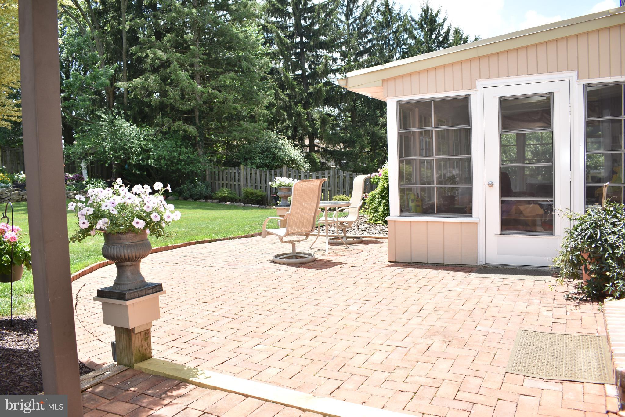 875 Woodbridge Road York, PA 17402 - Photo 8 of 48 Gallery Image 8