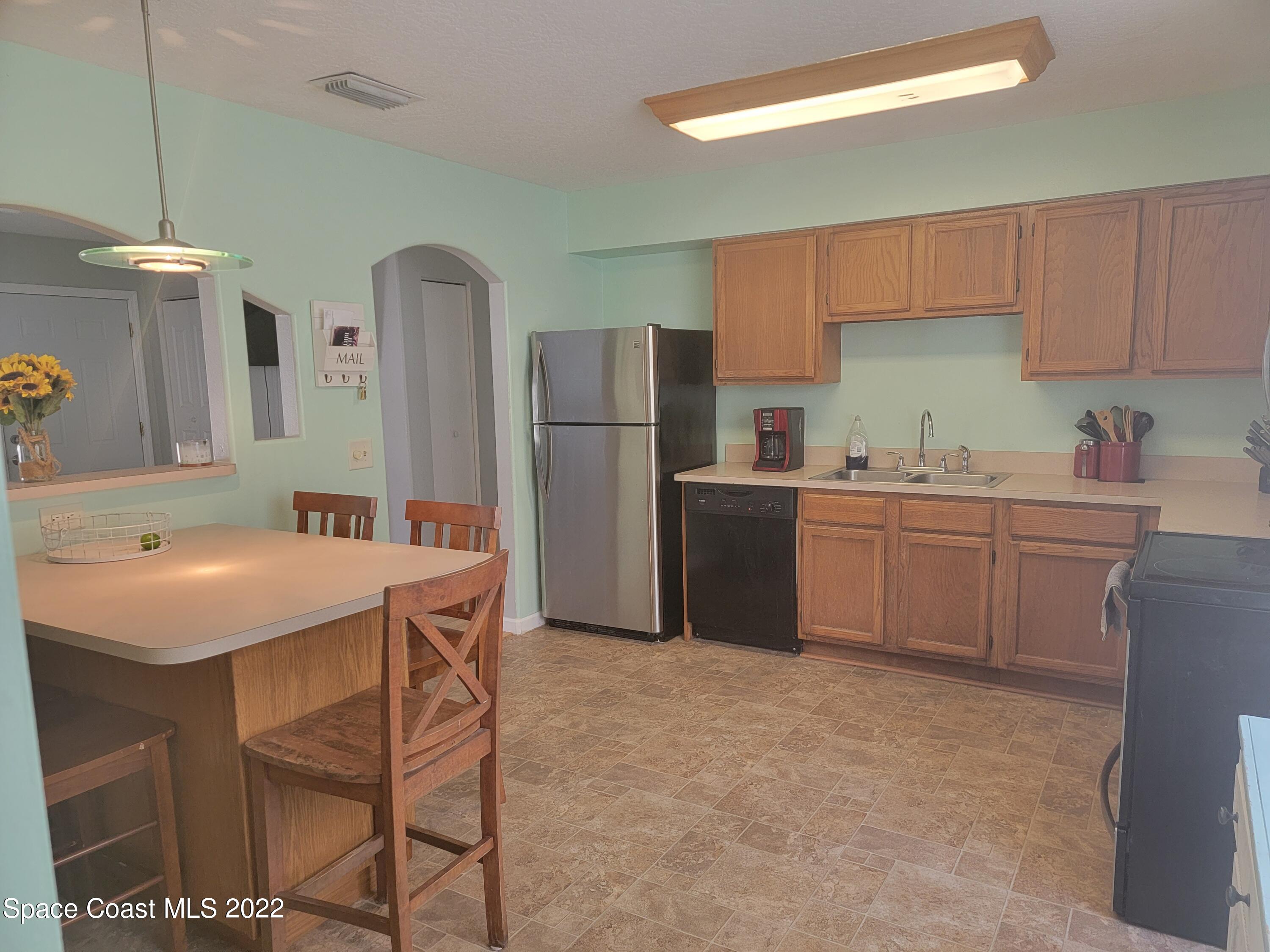 1435 Madison Road Northwest Palm Bay, FL 32907 - Photo 4 of 14 Kitchen