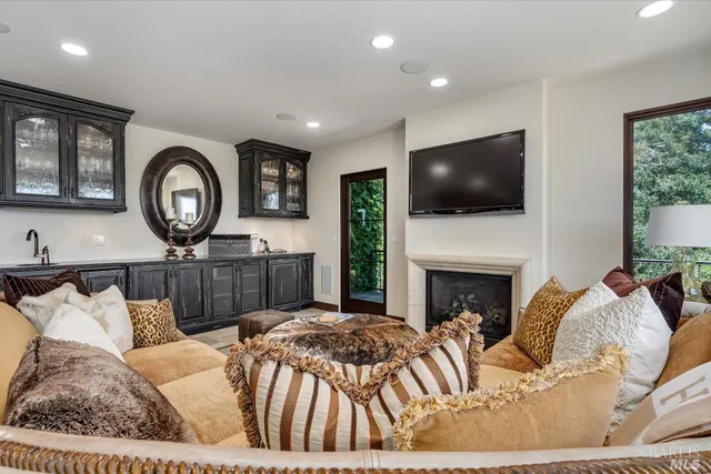 $6,300,000 | 1315 Crestmont Drive, Angwin, CA 94508