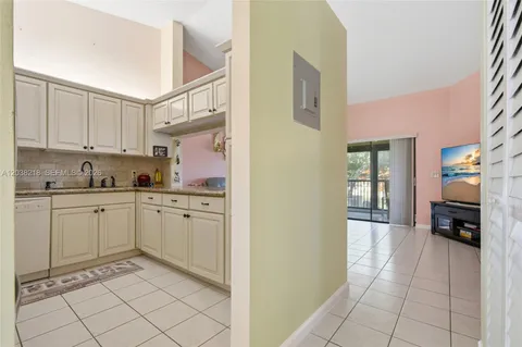 $288,000 | 104 Freedom Court, Unit 104, Deerfield Beach, FL 33442