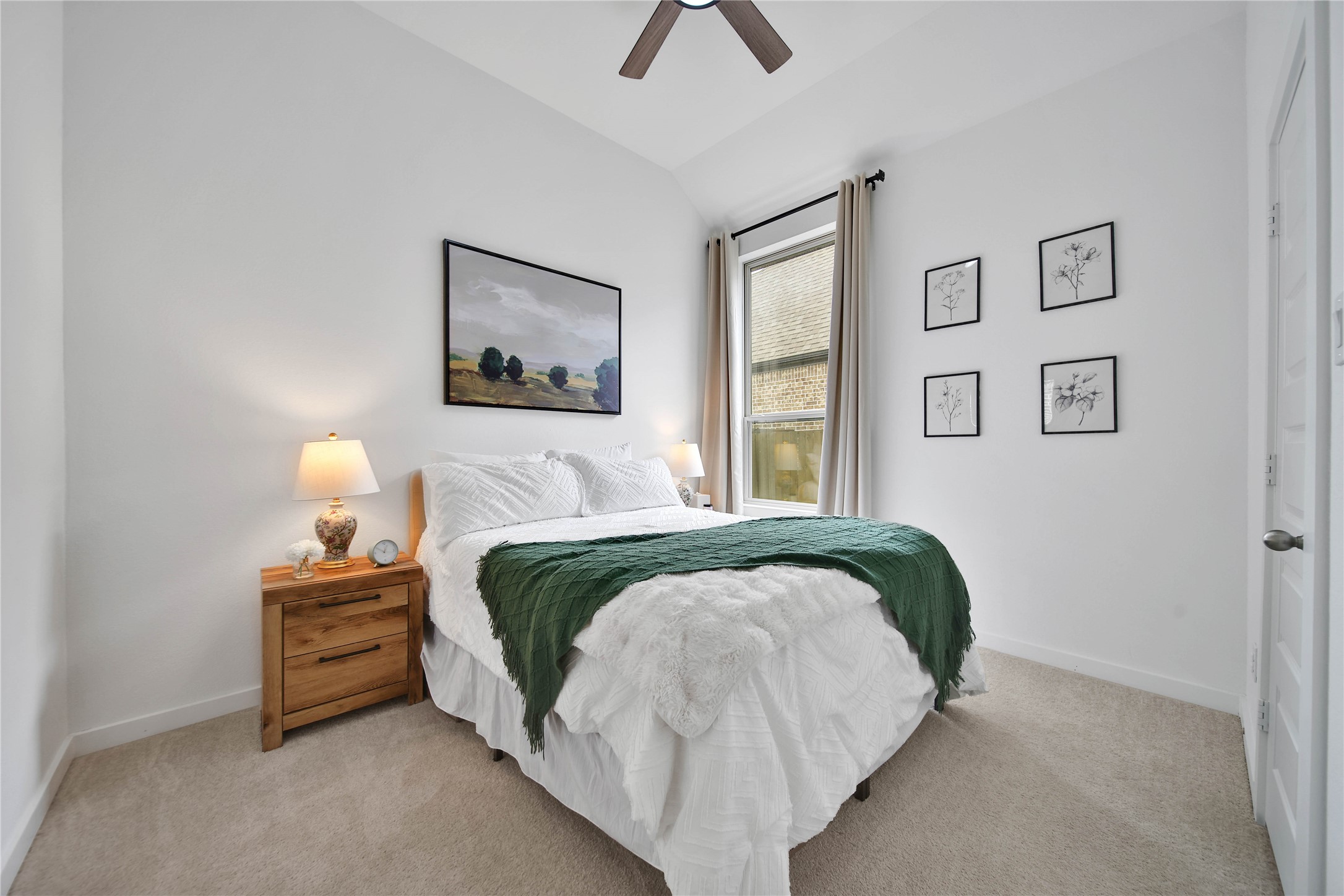 4103 Shackleton Court Rosharon, TX 77583 - Photo 15 of 32 well appointed, this secondary bedroom is serving as a guest room with a full bath just around the corner!