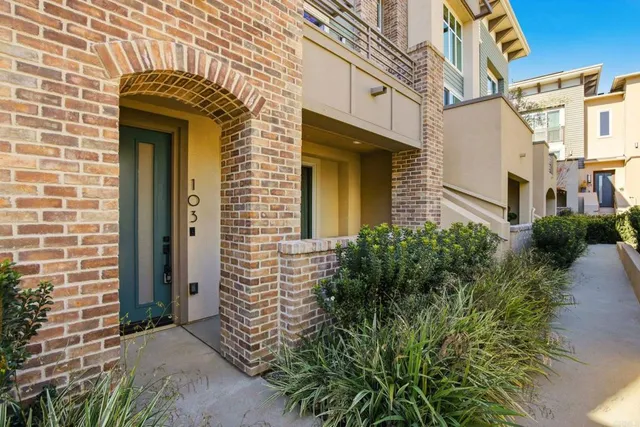 $1,089,000 | 6140 Colt Place, Unit 103, Carlsbad, CA 92009