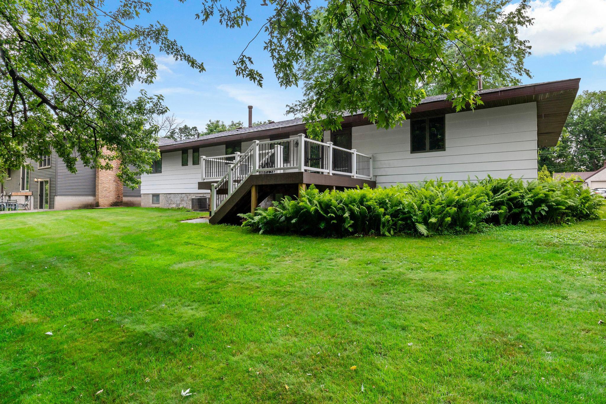 2217 Ripley Avenue Maplewood, MN 55109 - Photo 37 of 48
