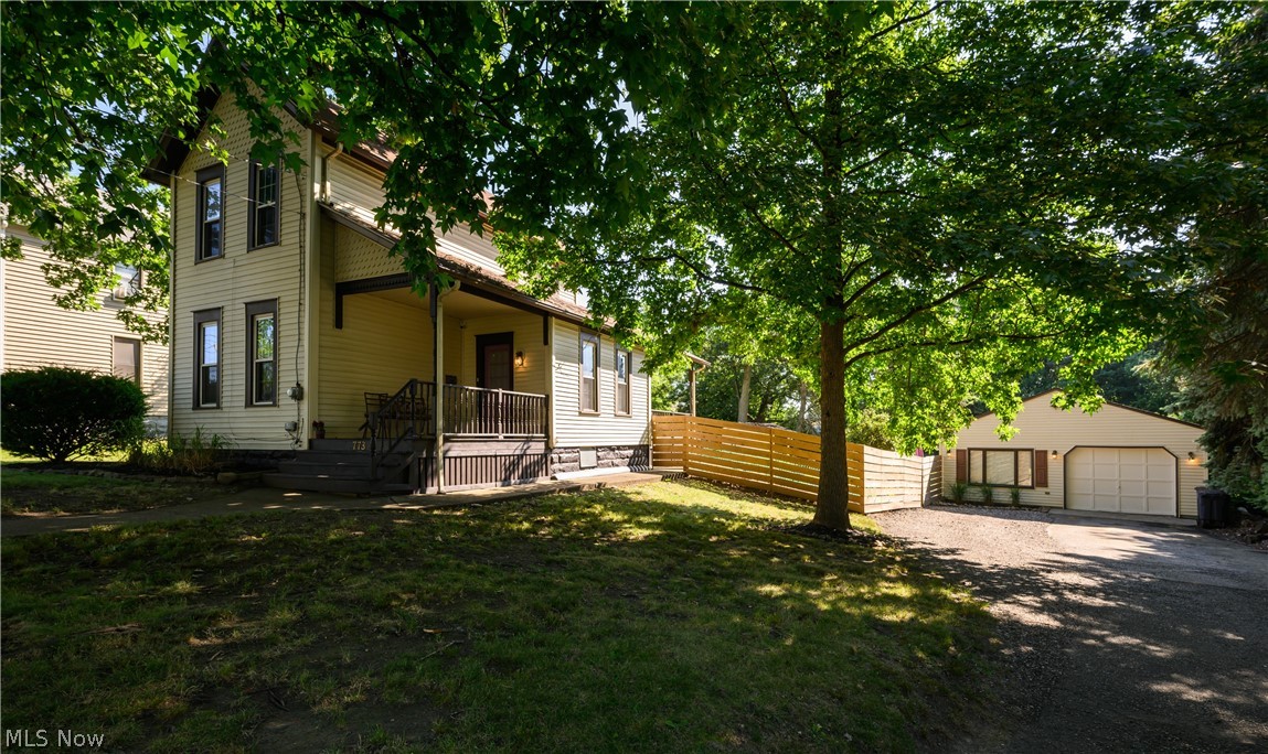 773 Dan Street Akron, OH 44310 - Photo 2 of 28