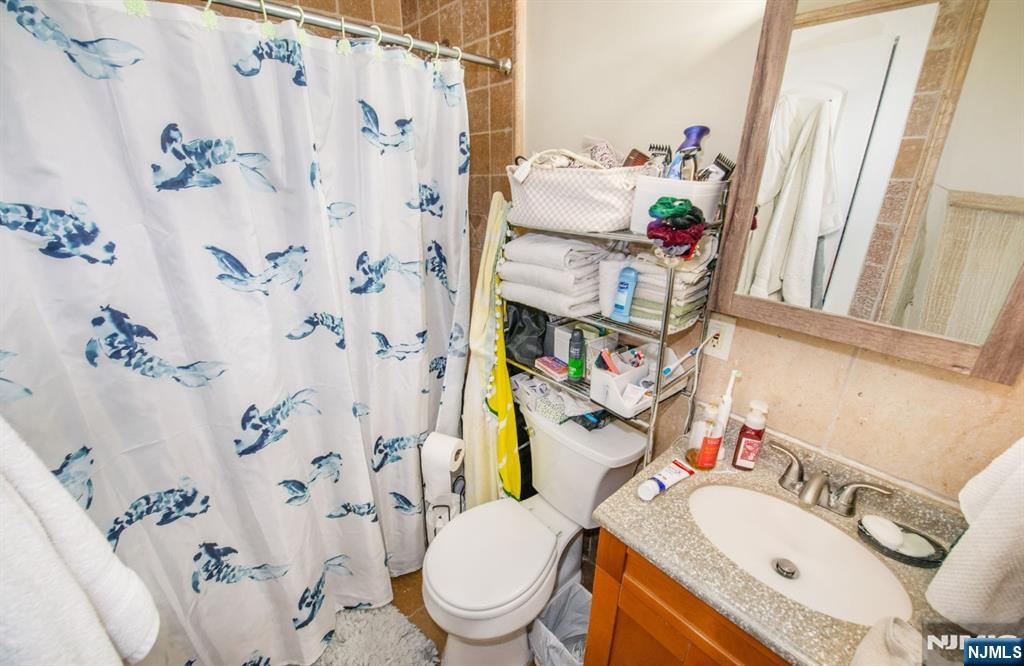 21 Chestnut Street Garfield, NJ 07026 - Photo 12 of 18