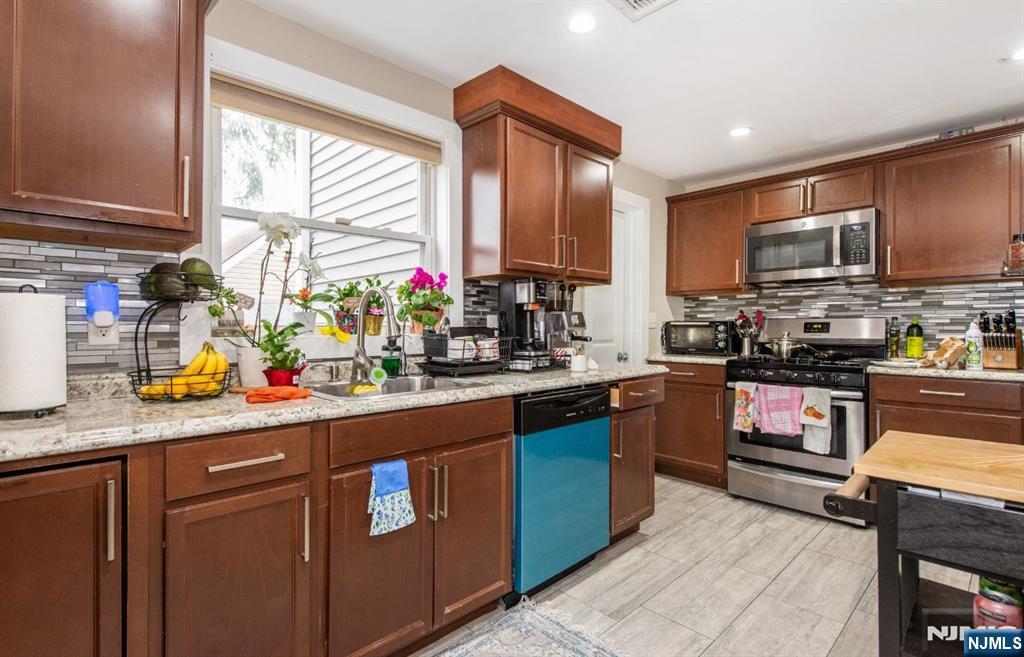 21 Chestnut Street Garfield, NJ 07026 - Photo 7 of 18