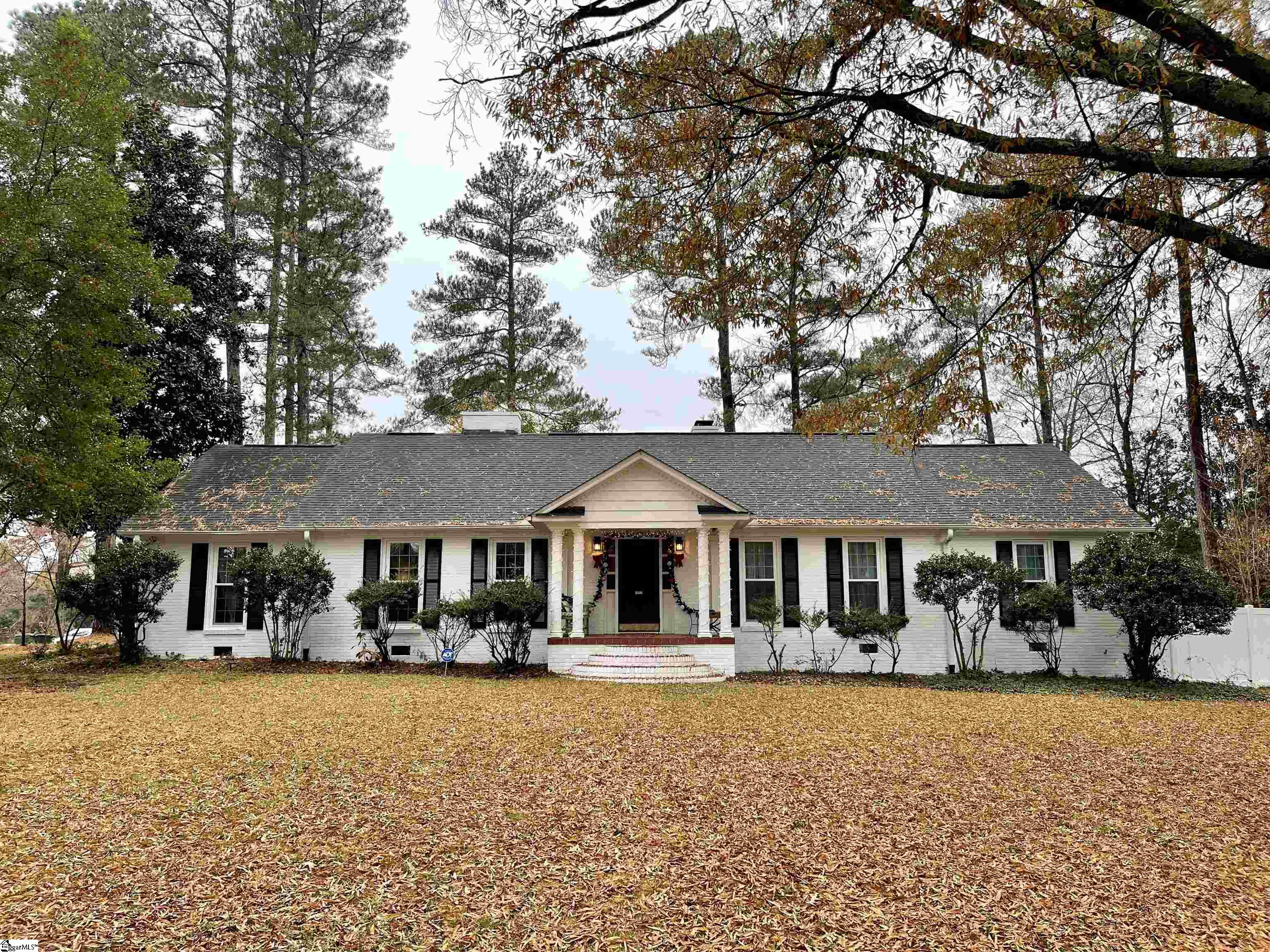 508 Chestnut Street Clinton, SC 29325 - Photo 1 of 26