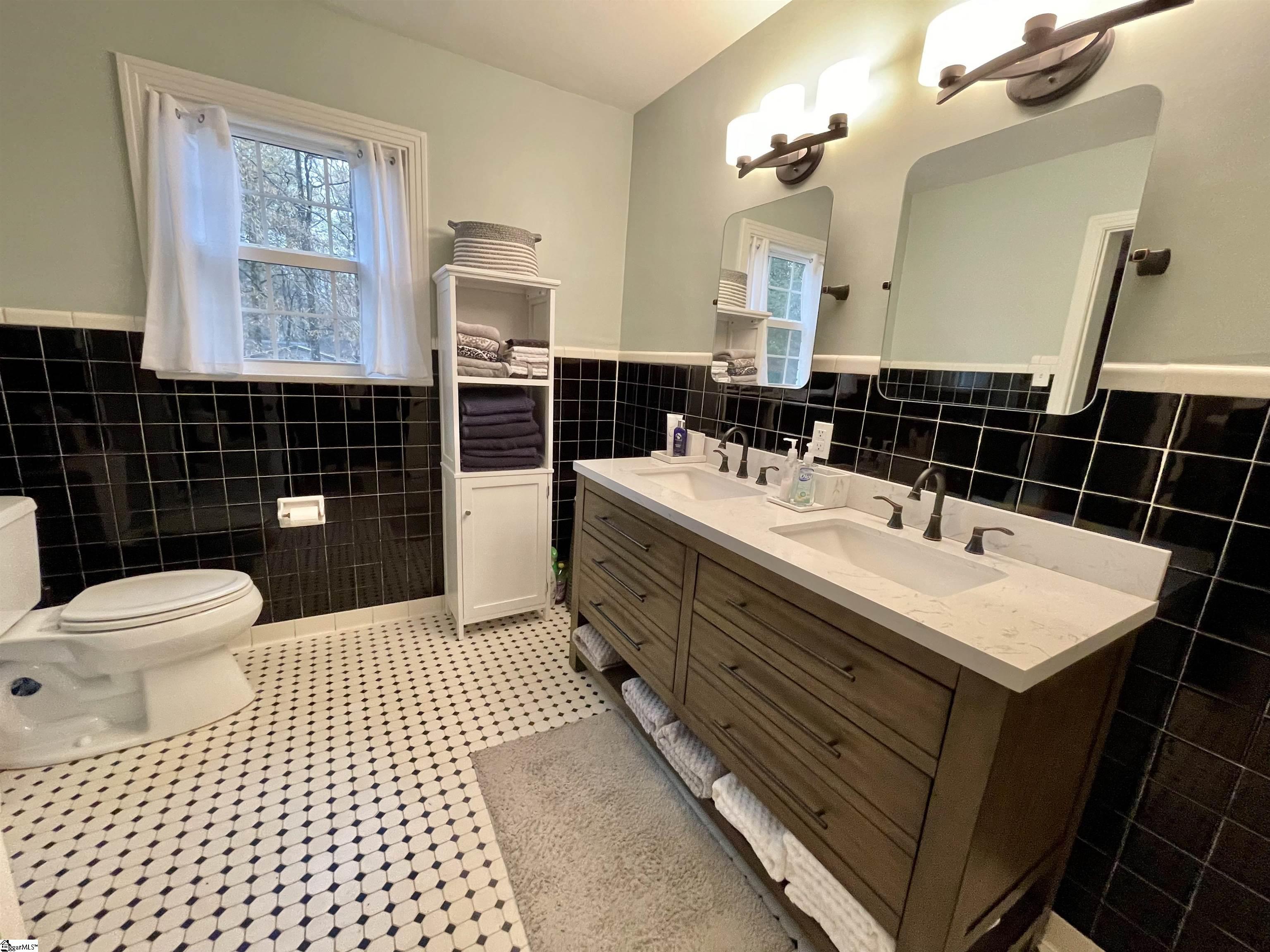 508 Chestnut Street Clinton, SC 29325 - Photo 18 of 26