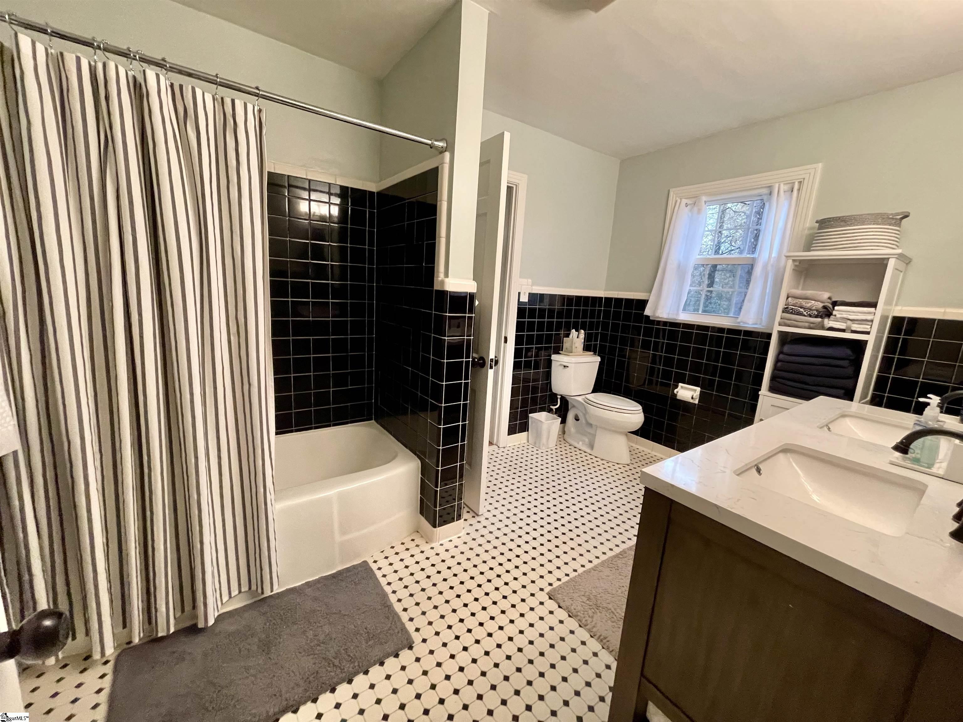 508 Chestnut Street Clinton, SC 29325 - Photo 19 of 26