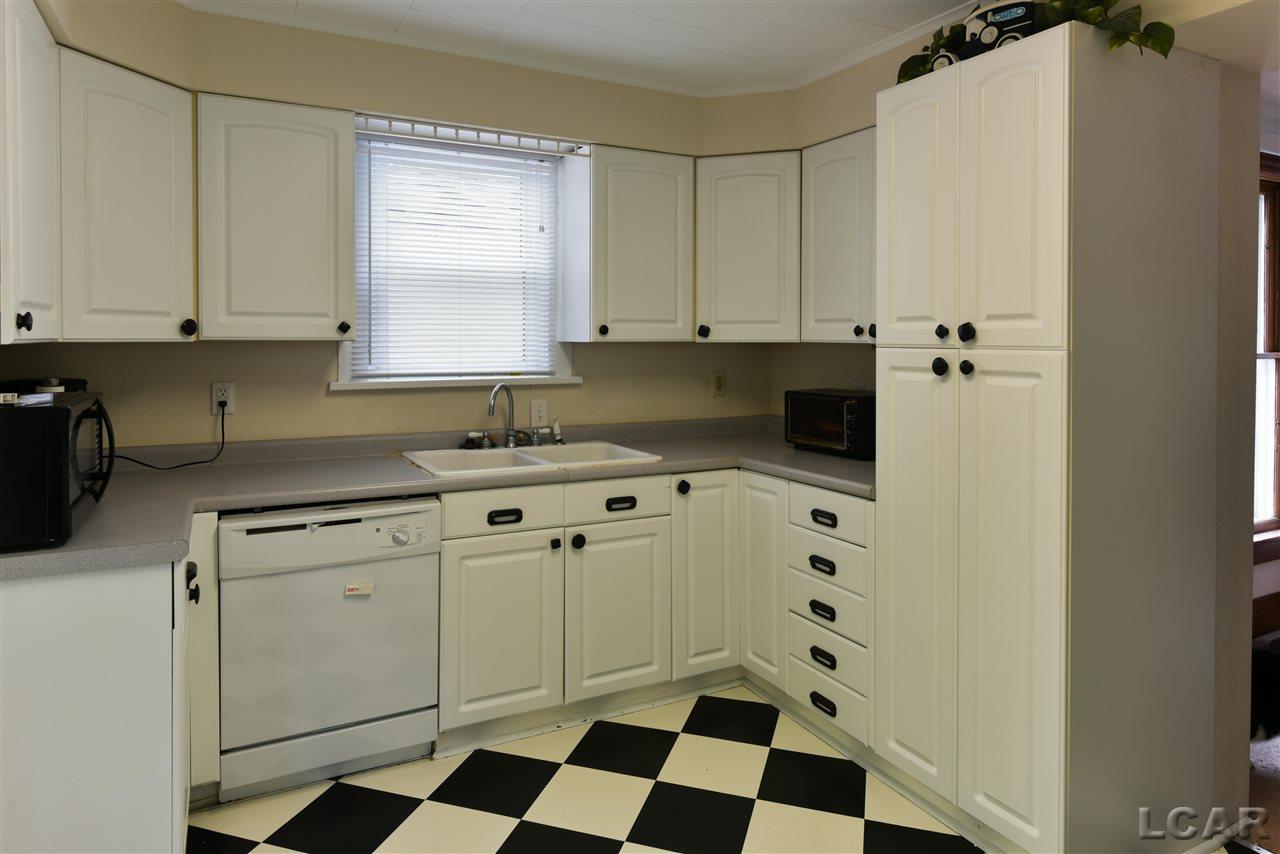 114 Tyrrell Street Clinton, MI 49236 - Photo 9 of 22 31363378-8.JPG