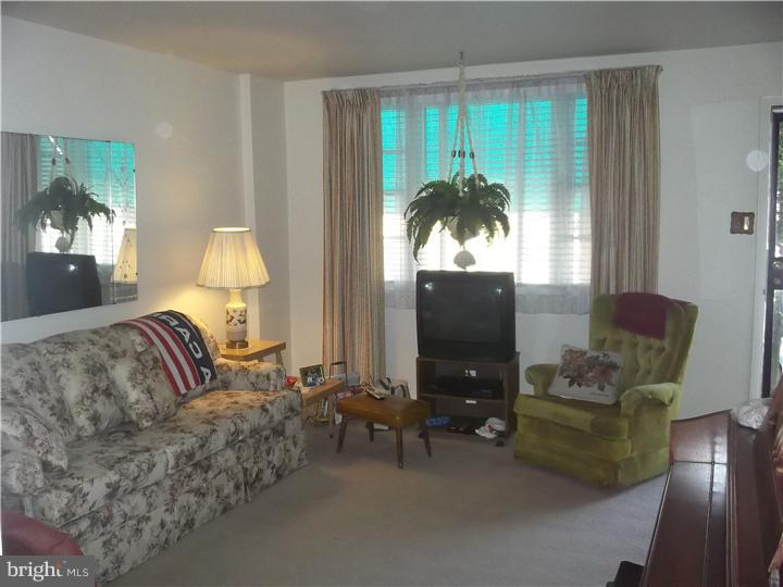 5541 Rising Sun Avenue Philadelphia, PA 19120 - Photo 3 of 6 Living Room