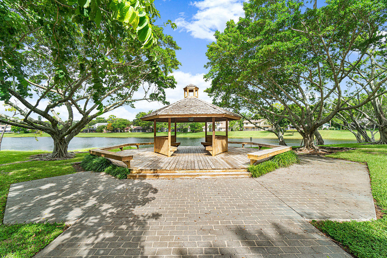 PARK PAVILLION