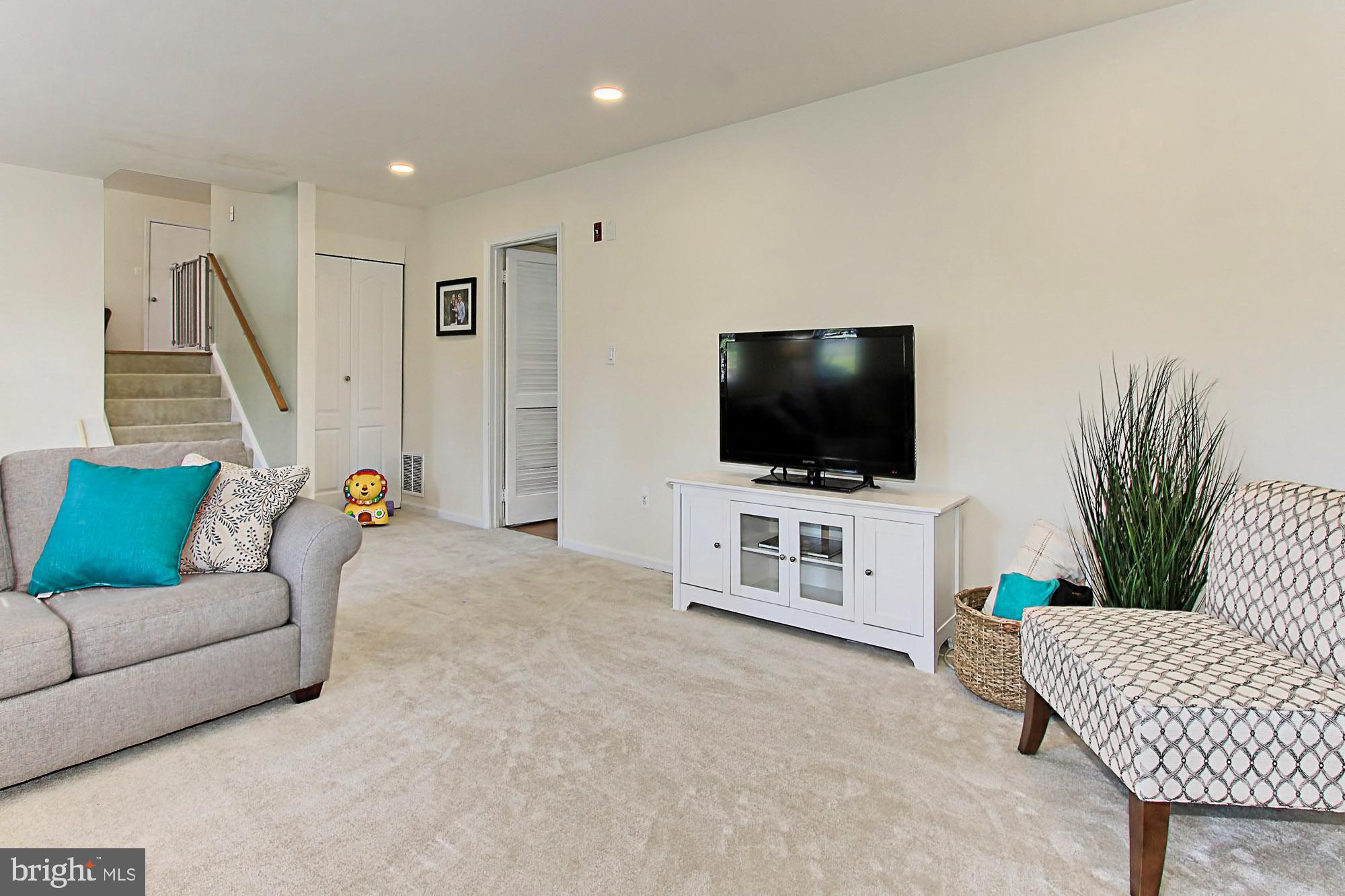 2322 Archdale Road Reston, VA 20191 - Photo 18 of 36