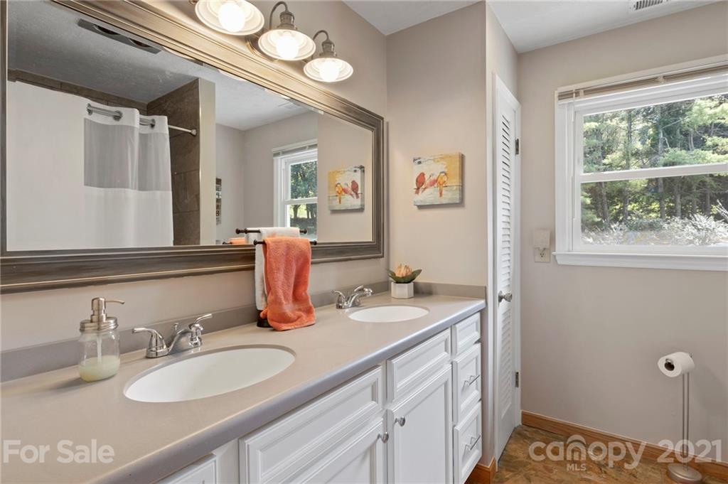 18 Rory Phillips View Candler, NC 28715 - Photo 20 of 35 Gallery Image 20